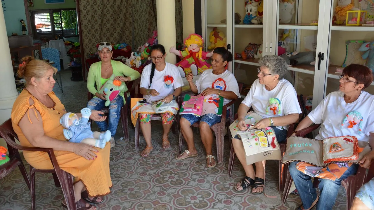 Carsueños Community Project: Handmade Fabric Doll Creations — Art & Culture in Camagüey